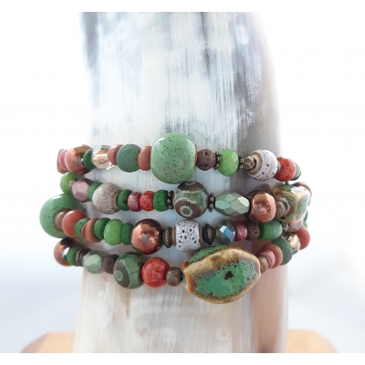 kralenarmband in zacht groen en roestoranje VERKOCHT kralenarmband in zacht groen en roestoranje VERKOCHT