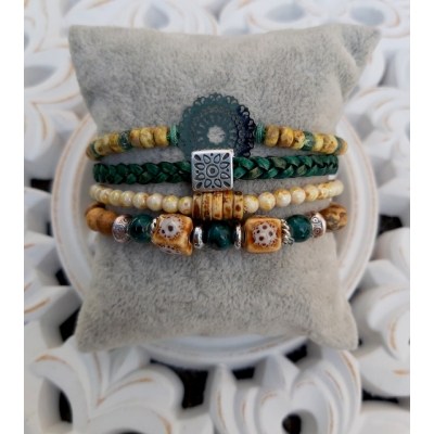 bohemien armband in oker en petrol groen bohemien armband in oker en petrol groen