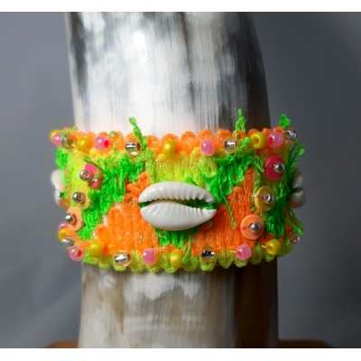 ibiza armband neon met schelpen ibiza armband neon met schelpen
