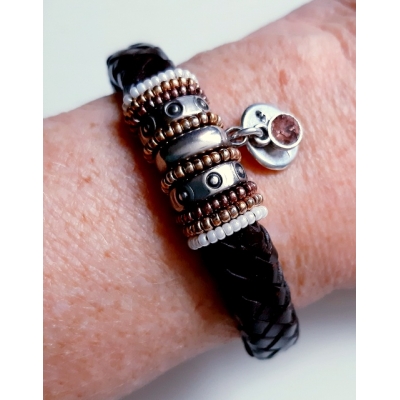 Bruine kabelleer armband Bruine kabelleer armband