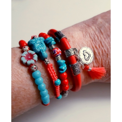 Rood met turquoise blauw armband Rood met turquoise blauw armband