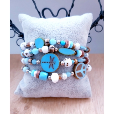kralenarmband in lichtblauw/ wit (KLEINE MAAT) kralenarmband in lichtblauw/ wit (KLEINE MAAT)