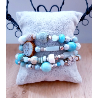 kralenarmband in zacht blauwe kleuren kralenarmband in zacht blauwe kleuren