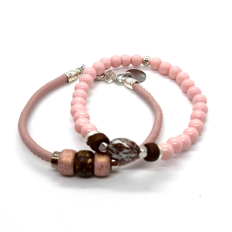 leren armband met kralen zachtroze
