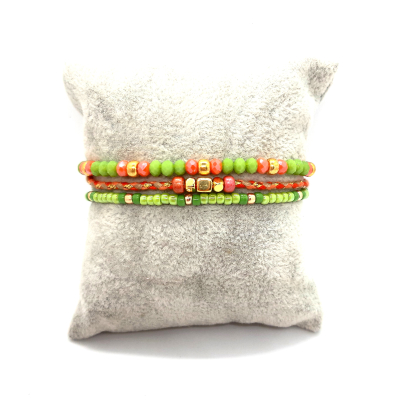 armbanden set in fris groen met koraal 
