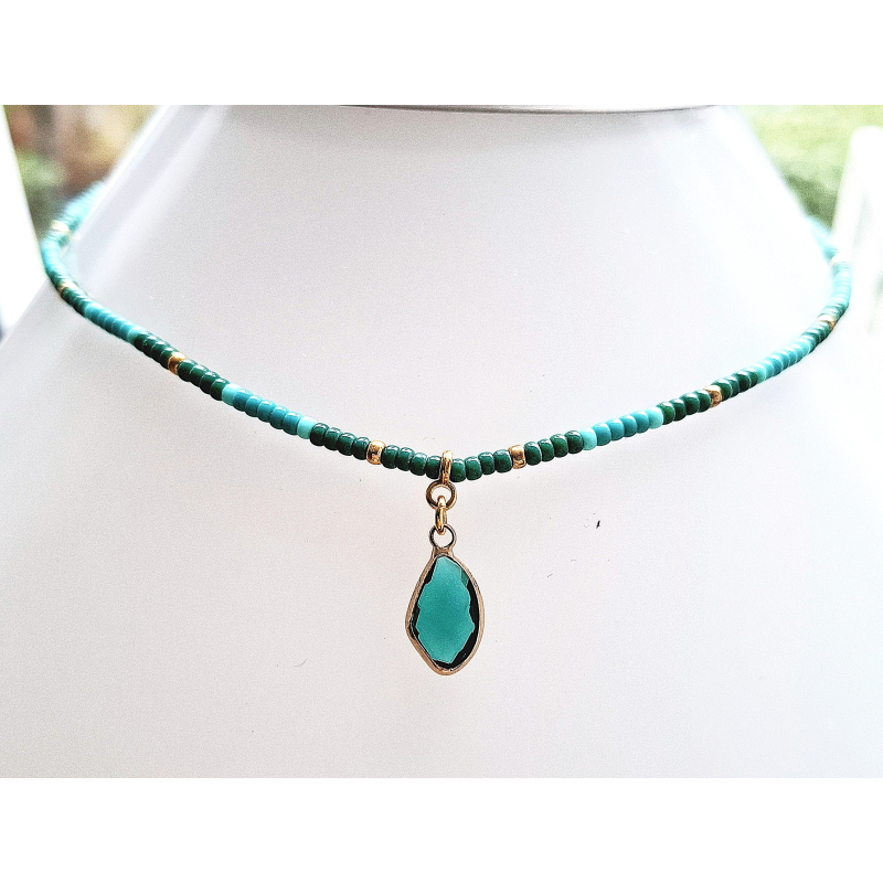 bohemian kettinkje in turquoise groen met goud