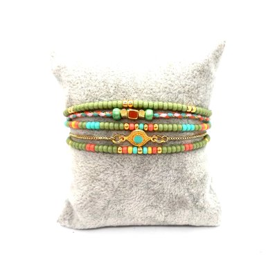 boho armband in zacht groen goud en turquoise