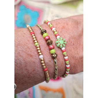 schuifarmbanden setje in zacht groen