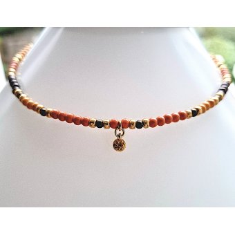 kettinkje in bruin/ zacht oranje/ zacht oker en goud